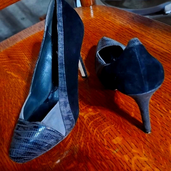 Heels - Picture 1 of 1